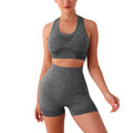 Conjunto feminino de top e short treino.